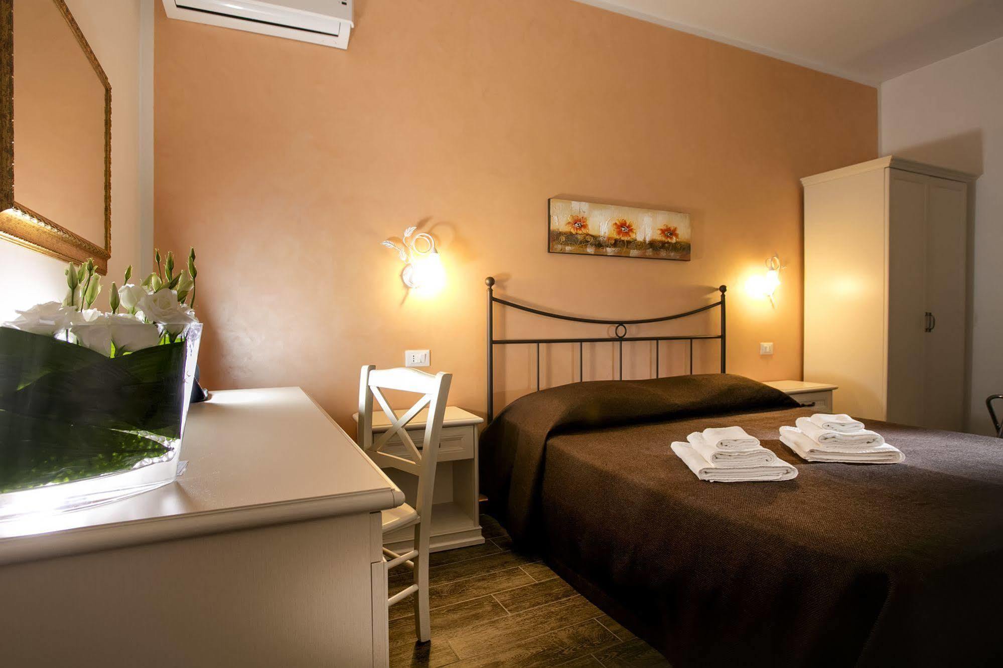 קסטלוצו Triskell Camere & Relax מראה חיצוני תמונה