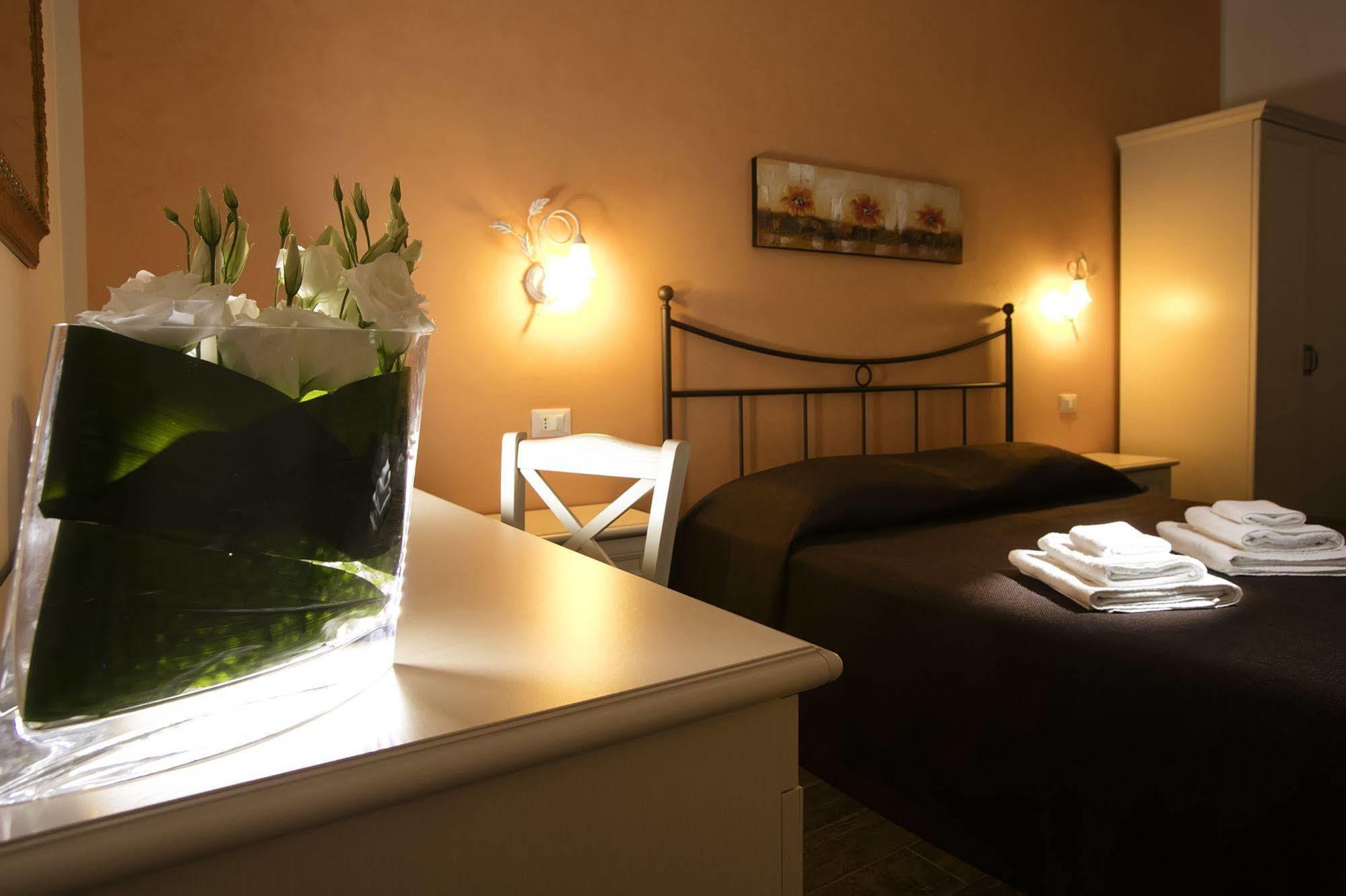 קסטלוצו Triskell Camere & Relax מראה חיצוני תמונה