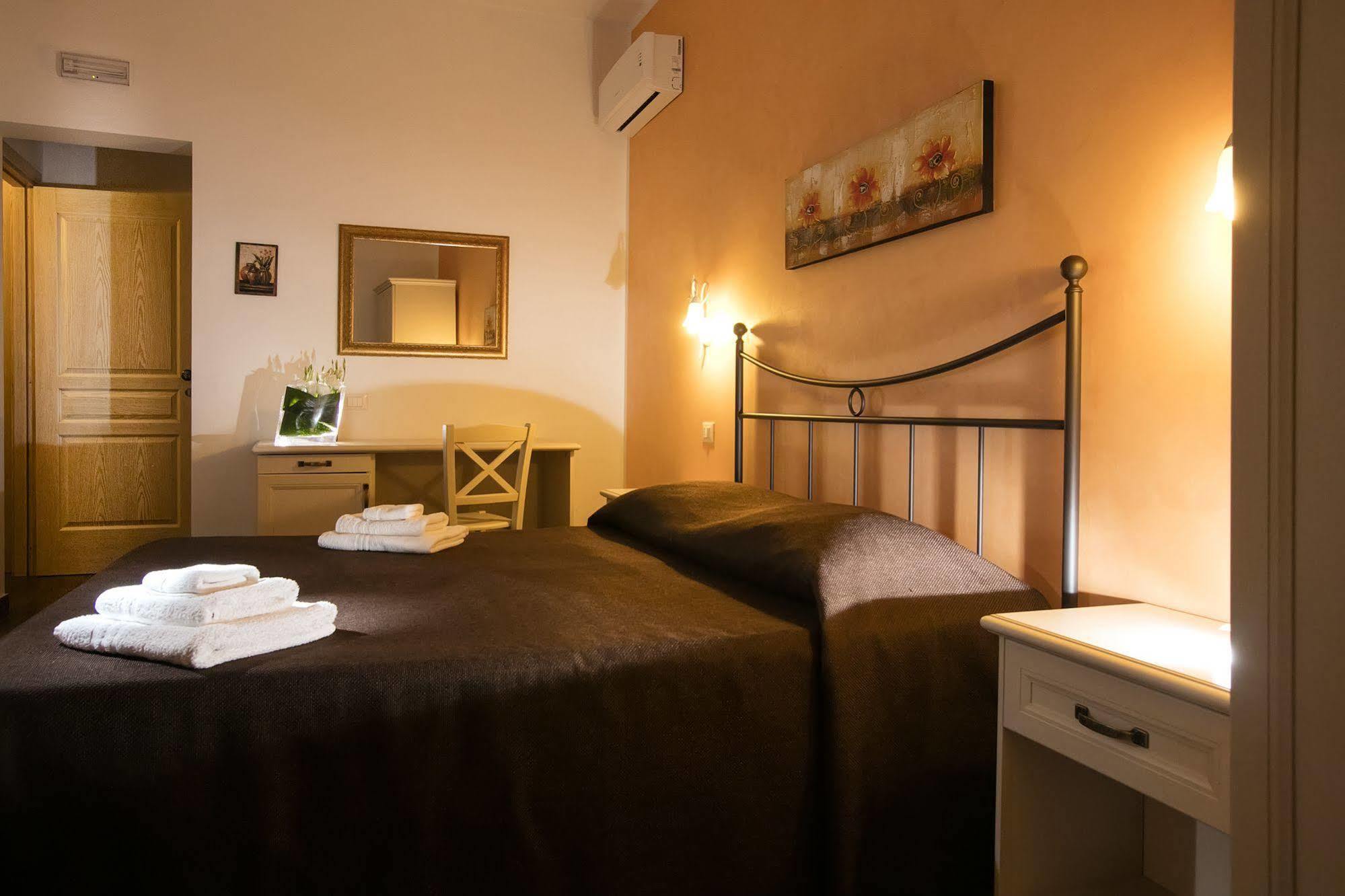 קסטלוצו Triskell Camere & Relax מראה חיצוני תמונה